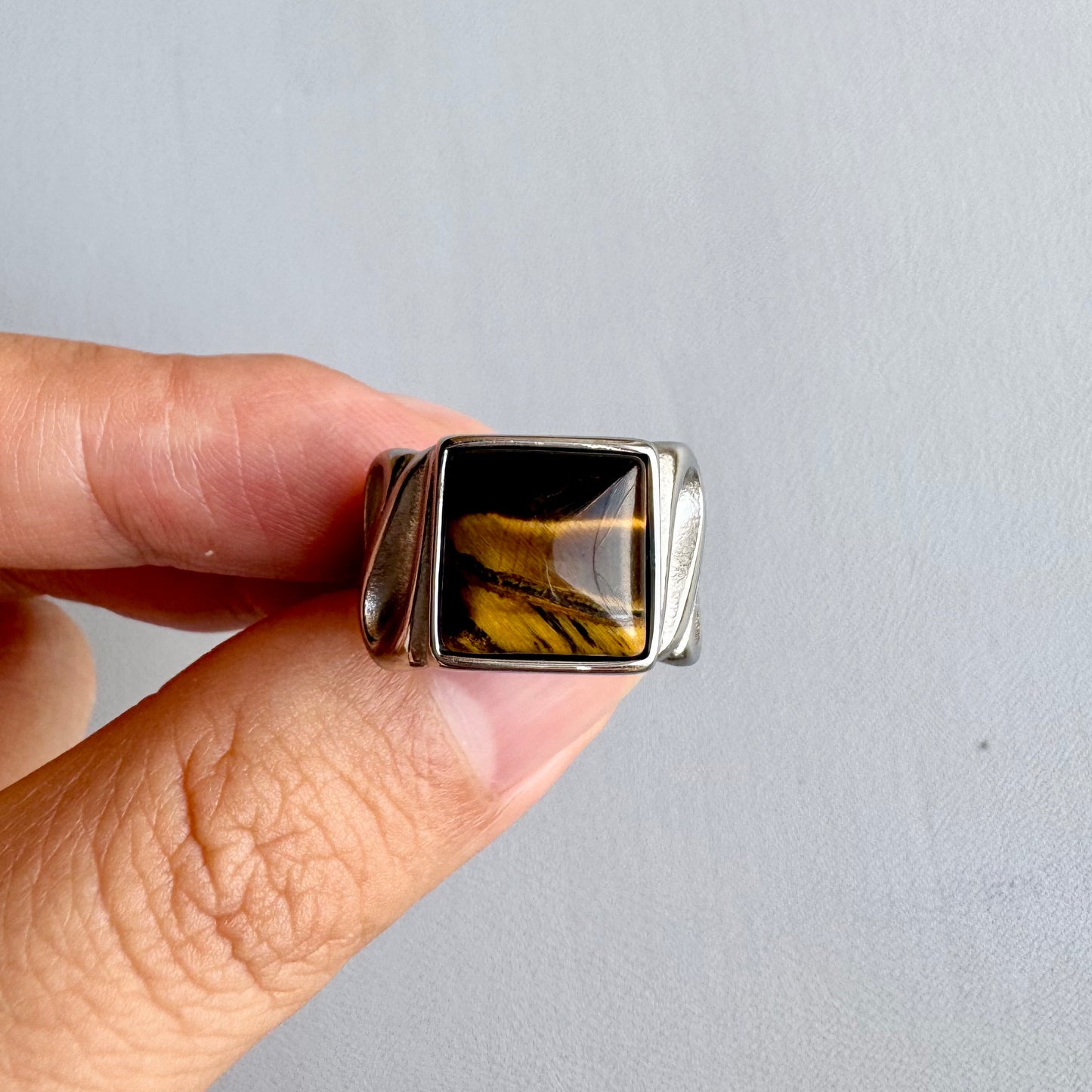 Ring mit Tigerauge-Stein