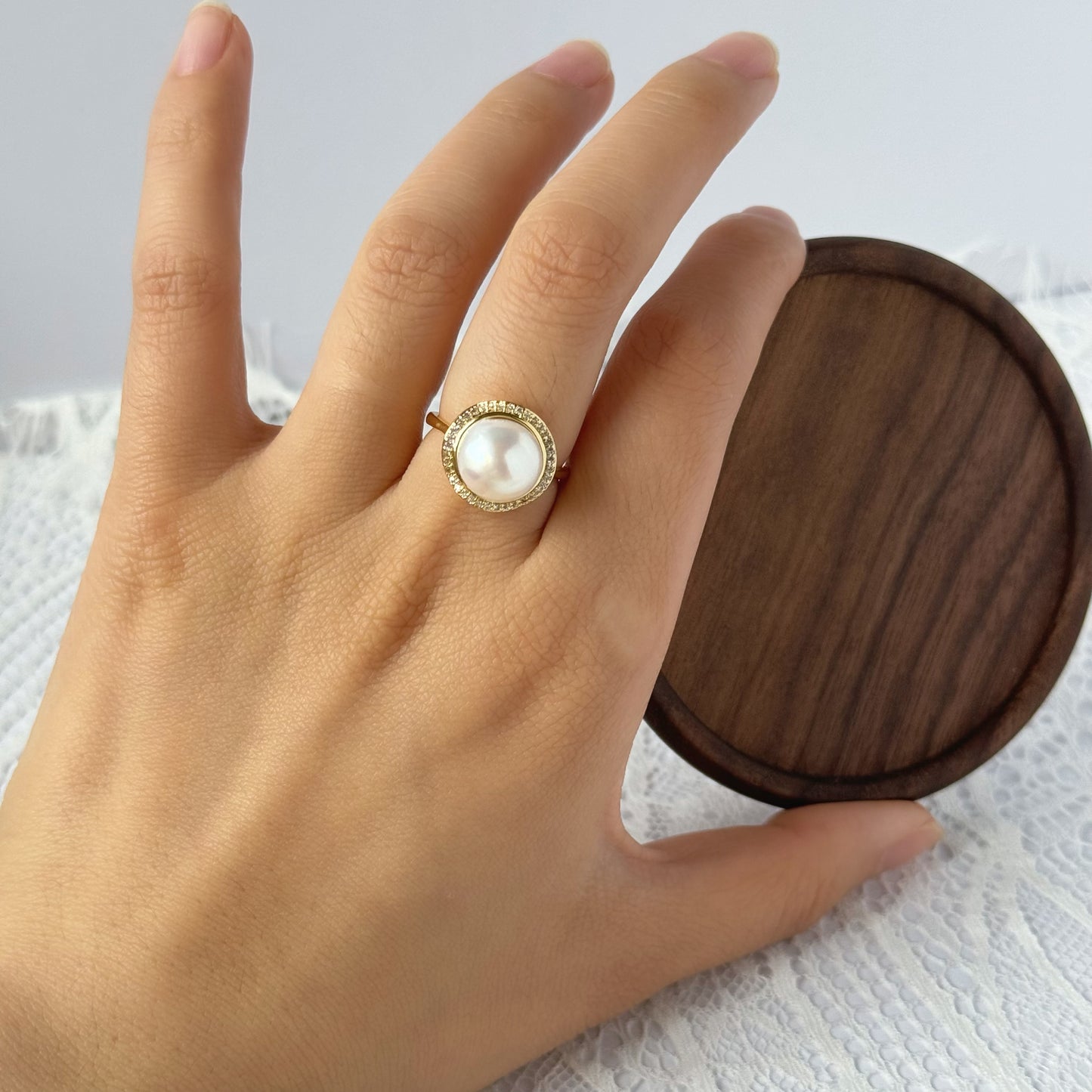 Große Süßwasserperle mit vollen Zirkon Ring