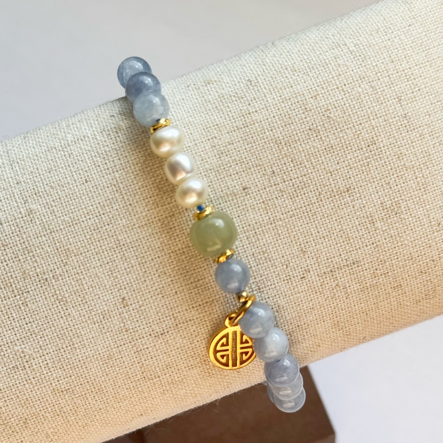 Aquamarin Armband mit Süßwasserperlen und Hetian-Jade