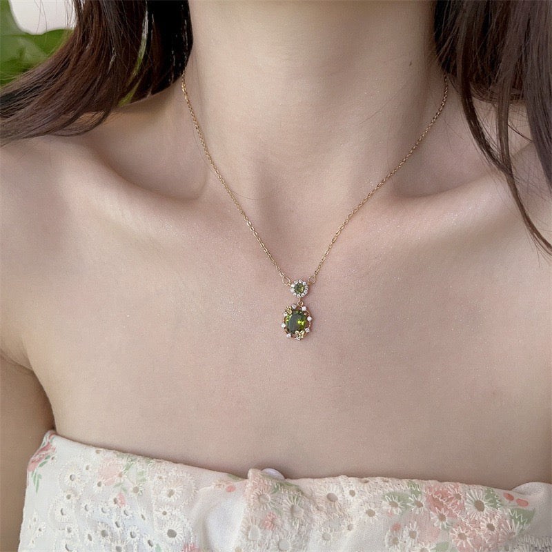 GLANZI Elegance Halskette mit Grünem Oval-Anhänger