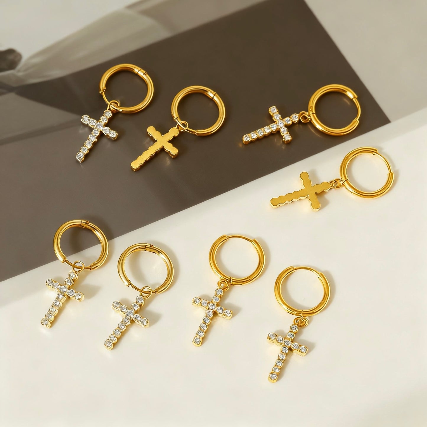 Kreuz Ohrringe mit Zirkonia – 18K Vergoldeter Edelstahl Damen Schmuck
