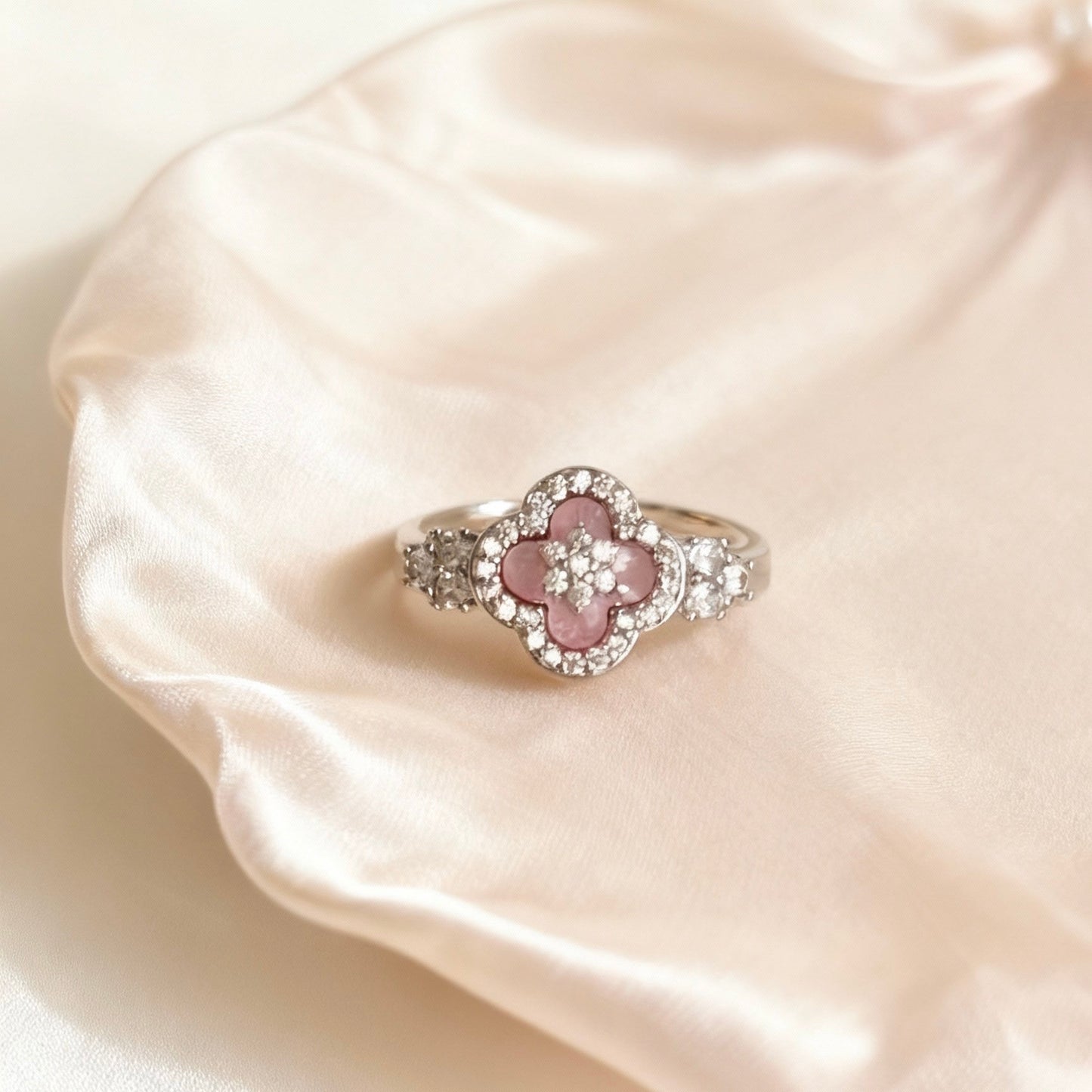 Vierblättriges Kleeblatt Schmuck-Set – Halskette & Offener Ring mit Zirkonia in Rosa