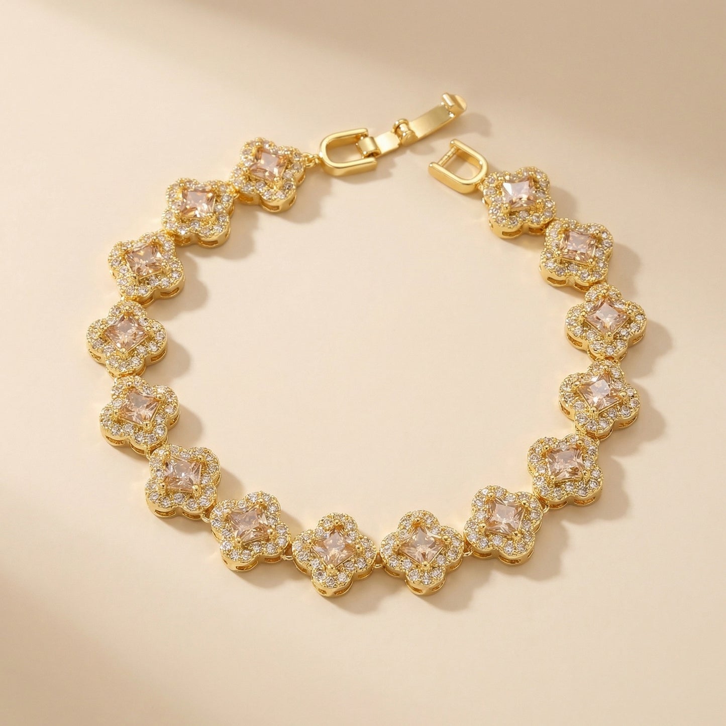 GLANZI Vierblättriges Kleeblatt Armband – 18K vergoldetes Kupfer, Champagner-Zirkonia, 18 cm