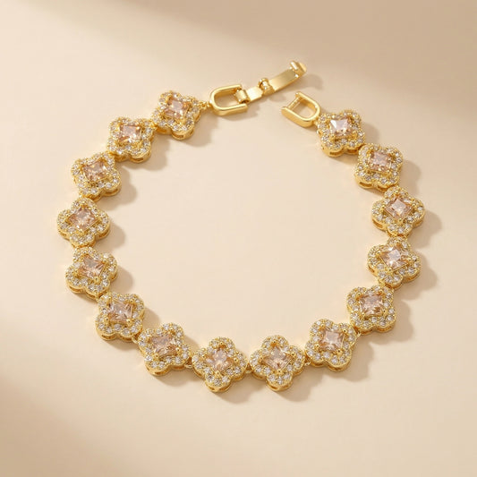 GLANZI Vierblättriges Kleeblatt Armband – 18K vergoldetes Kupfer, Champagner-Zirkonia, 18 cm