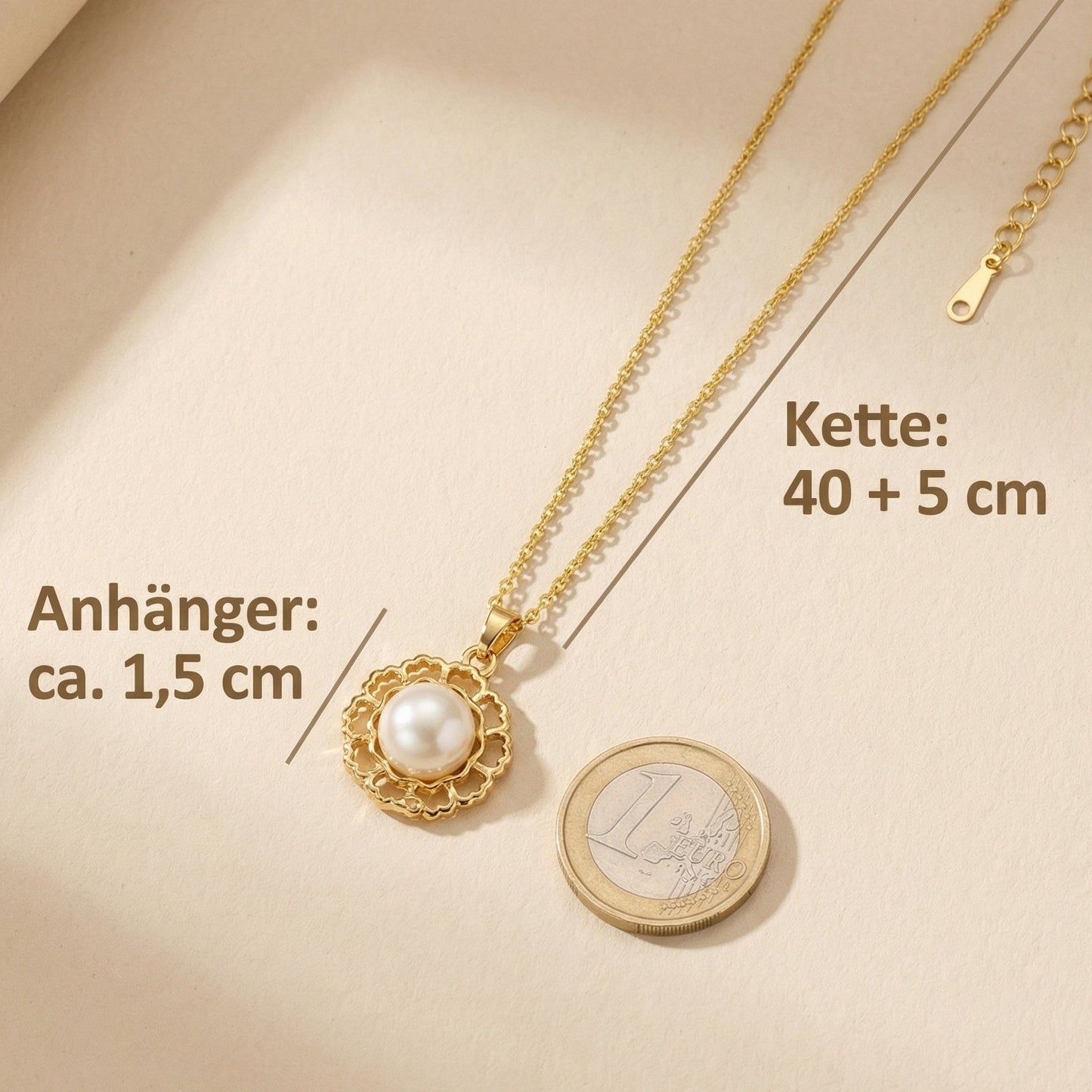 Halskette mit Süßwasserperlen-Anhänger im Blumenform