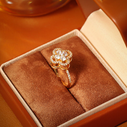 Drehbarer Kleeblatt Ring – 18K Vergoldet mit Zirkonia