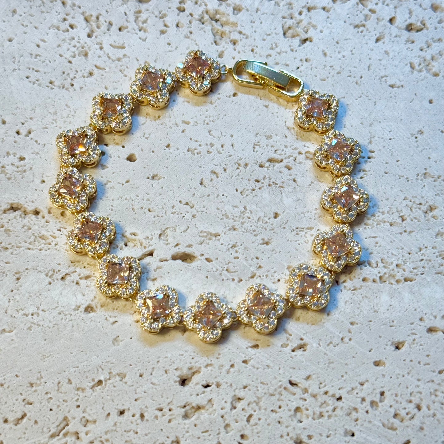 GLANZI Vierblättriges Kleeblatt Armband – 18K vergoldetes Kupfer, Champagner-Zirkonia, 18 cm