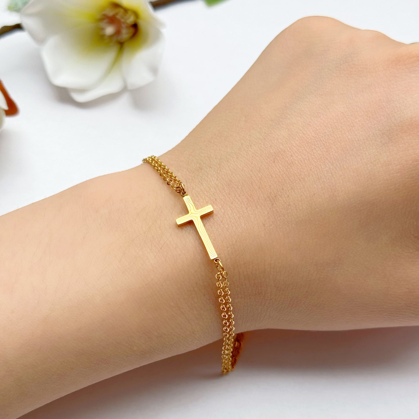 Armband mit Kreuz