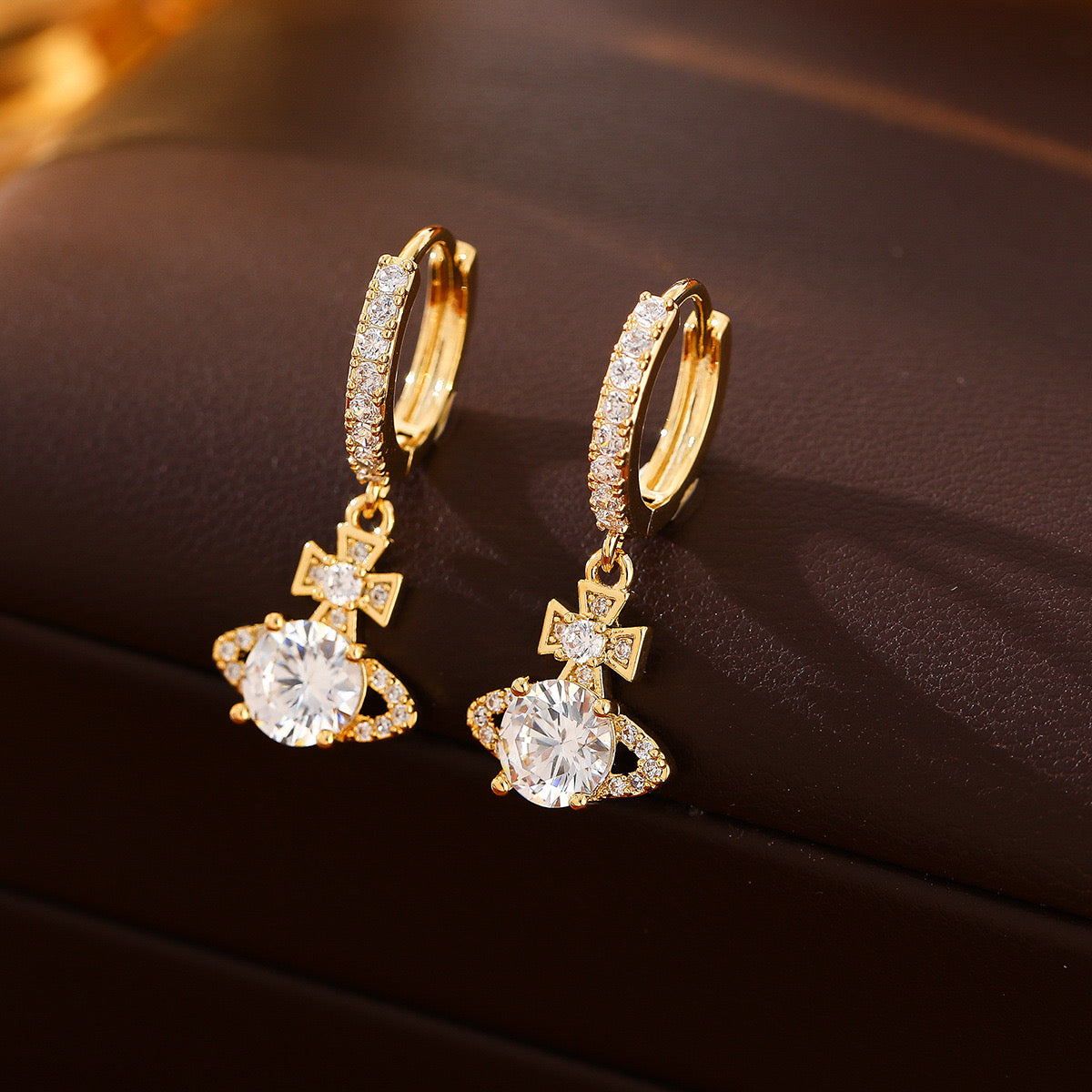 Ohrringe Golden Saturn – Saturn-Design