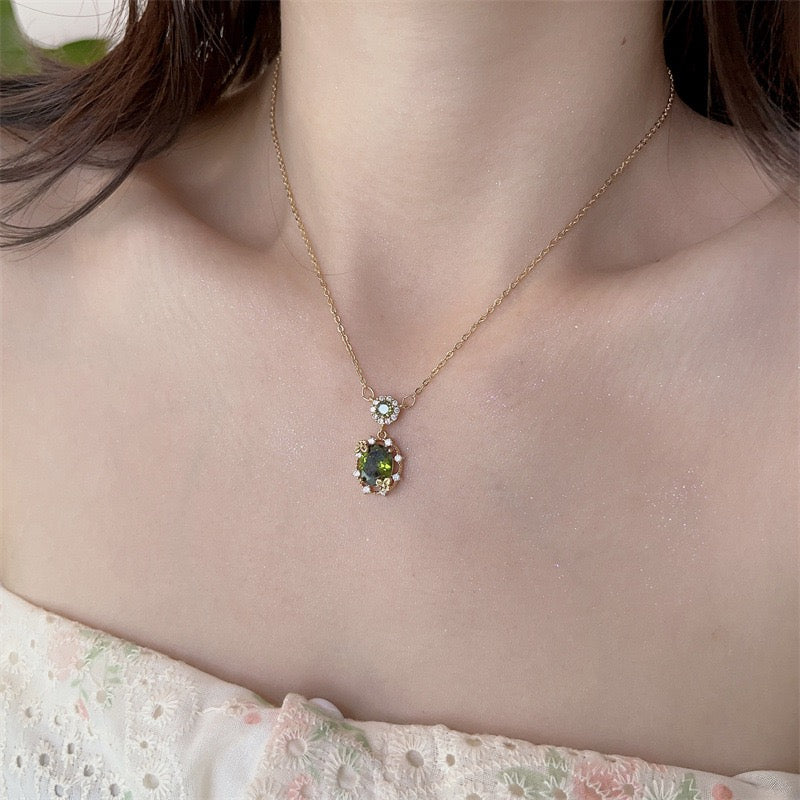 GLANZI Elegance Halskette mit Grünem Oval-Anhänger