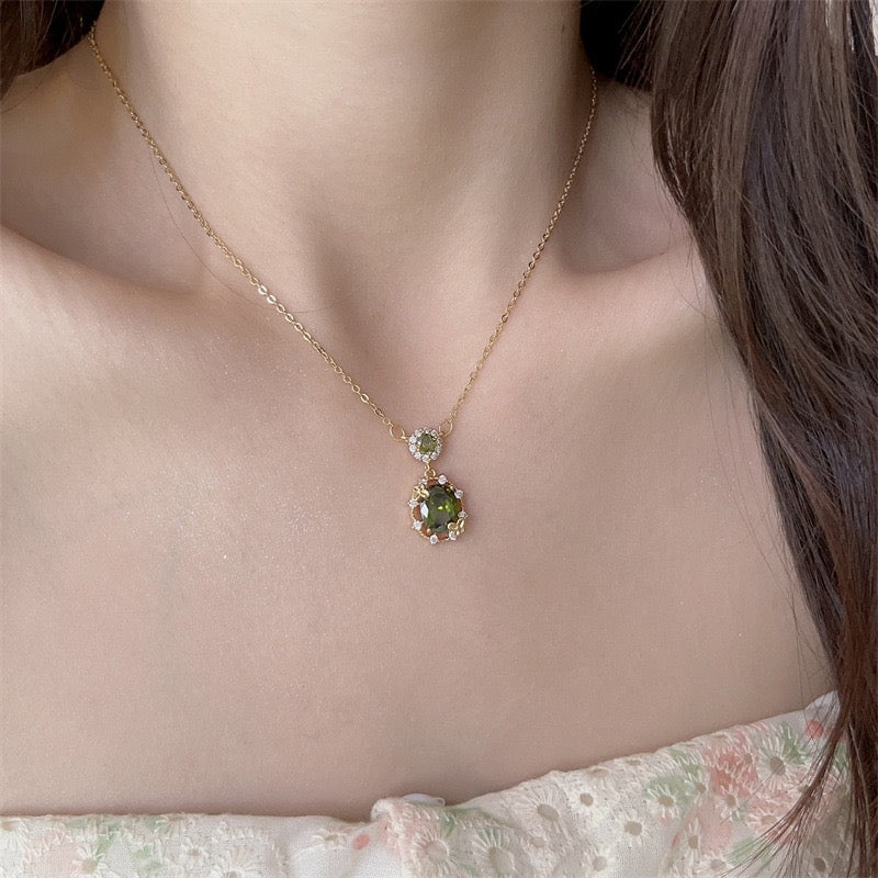 GLANZI Elegance Halskette mit Grünem Oval-Anhänger