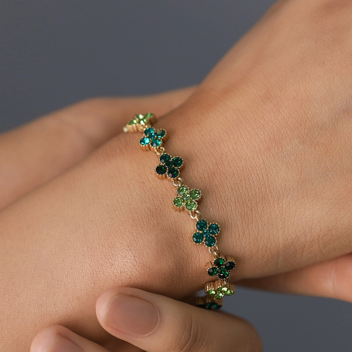 GLANZI Kleeblatt Schmuckset mit Grünem Zirkonia – Halskette & Armband