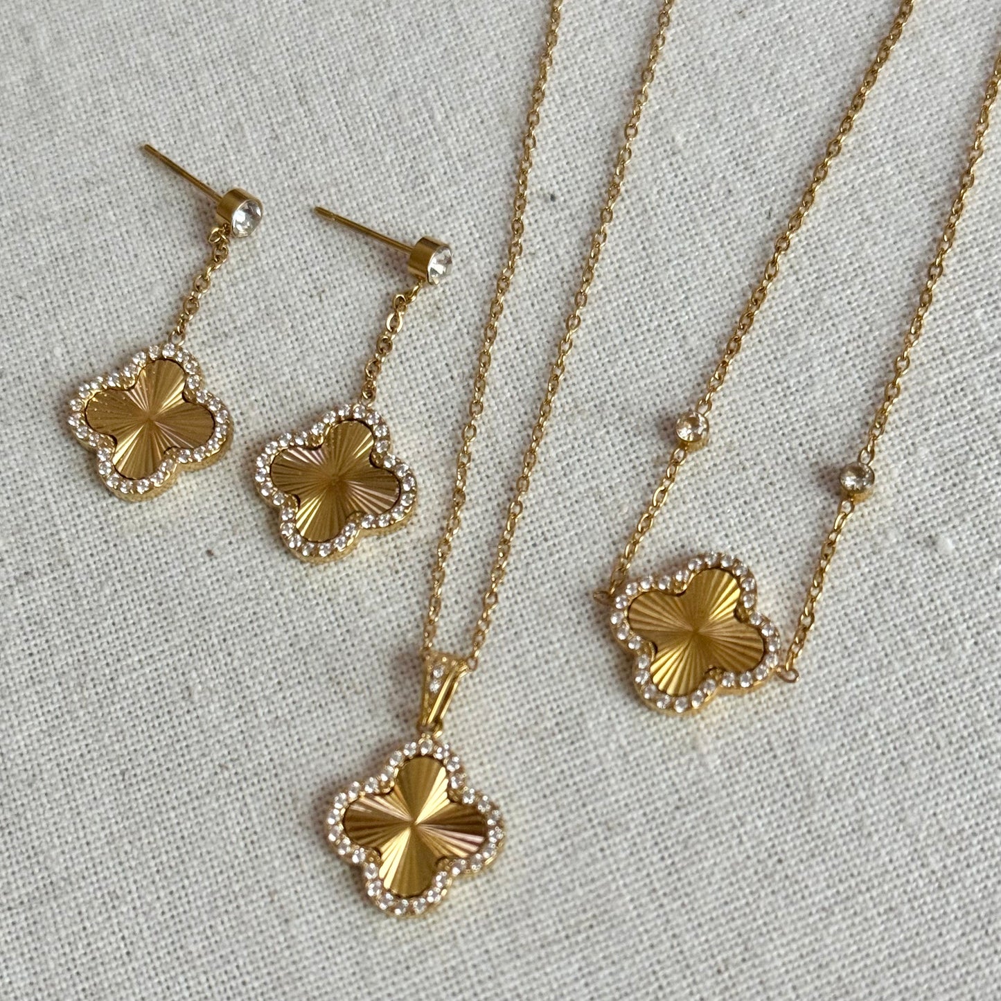 Vierblättriges Kleeblatt Schmuck-Set – Halskette, Armband & Ohrringe
