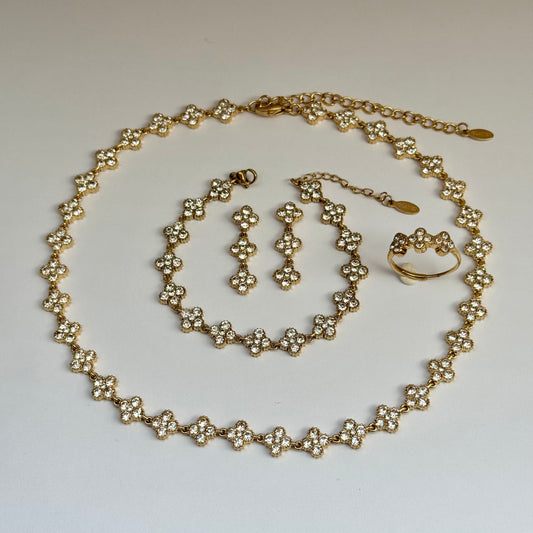 GLANZI Funkelndes Kleeblatt Schmuckset – Halskette, Armband, Ohrringe & Ring