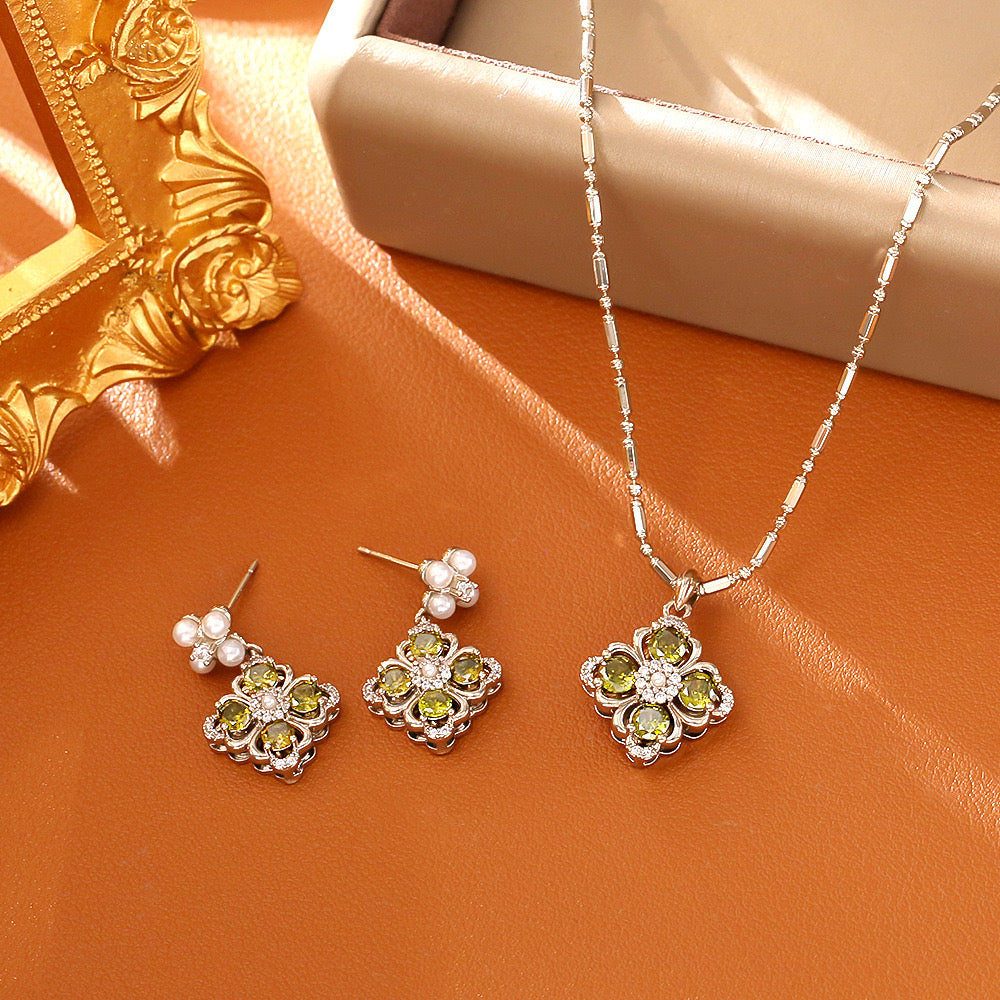 GLANZI Green Aura Clover Set