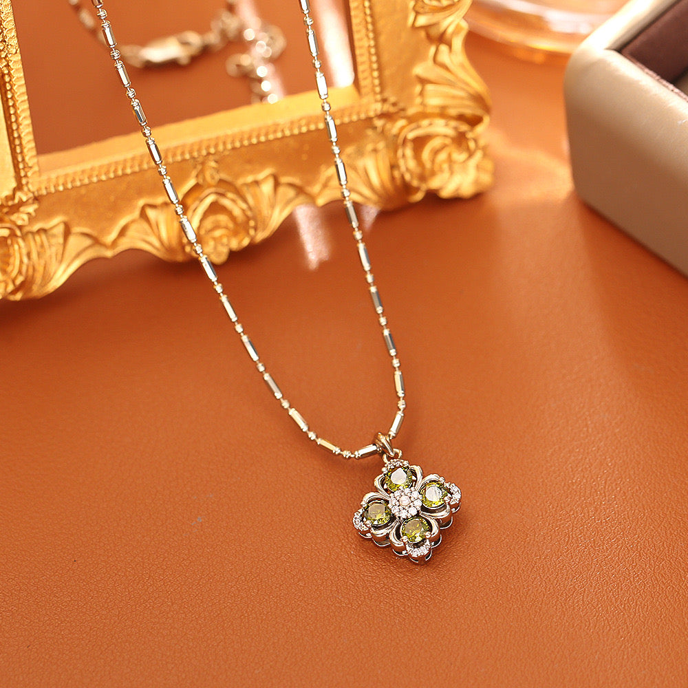 GLANZI Green Aura Clover Set