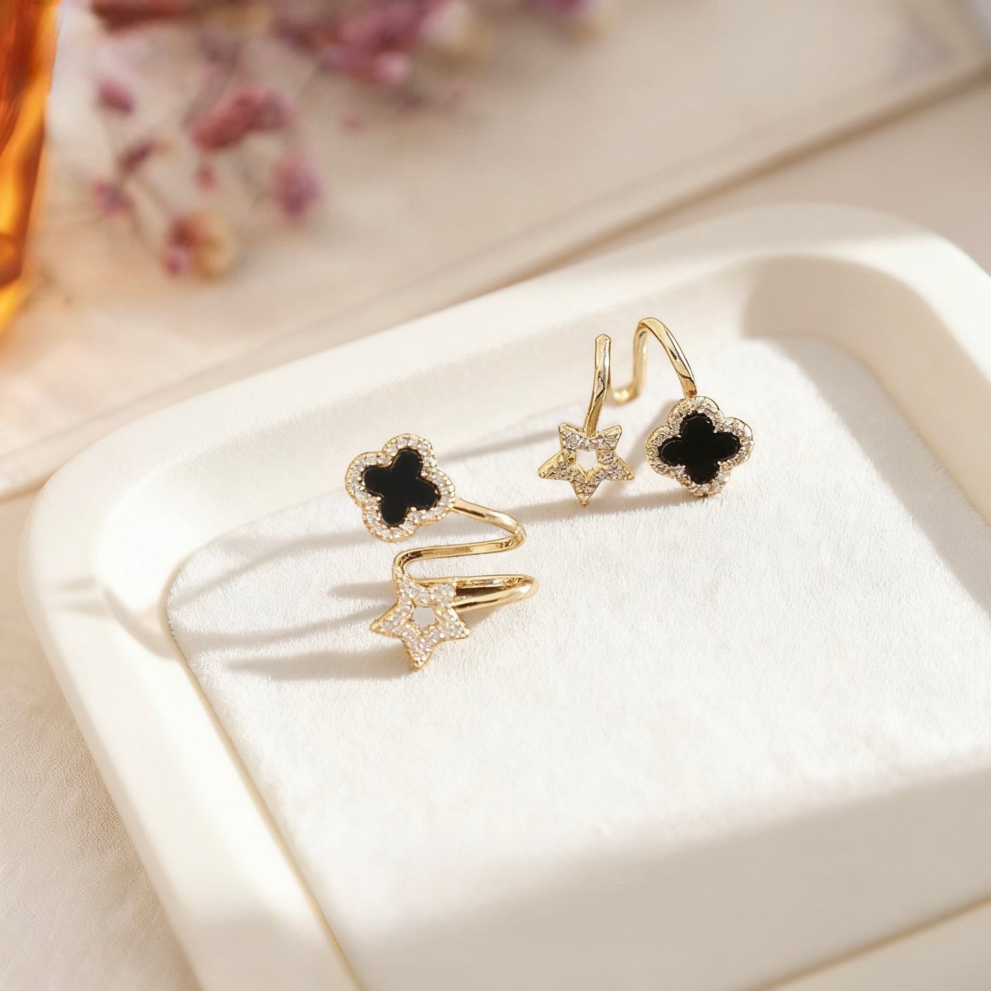 Ohrrstecker mit Schwarzem Kleeblatt & Stern