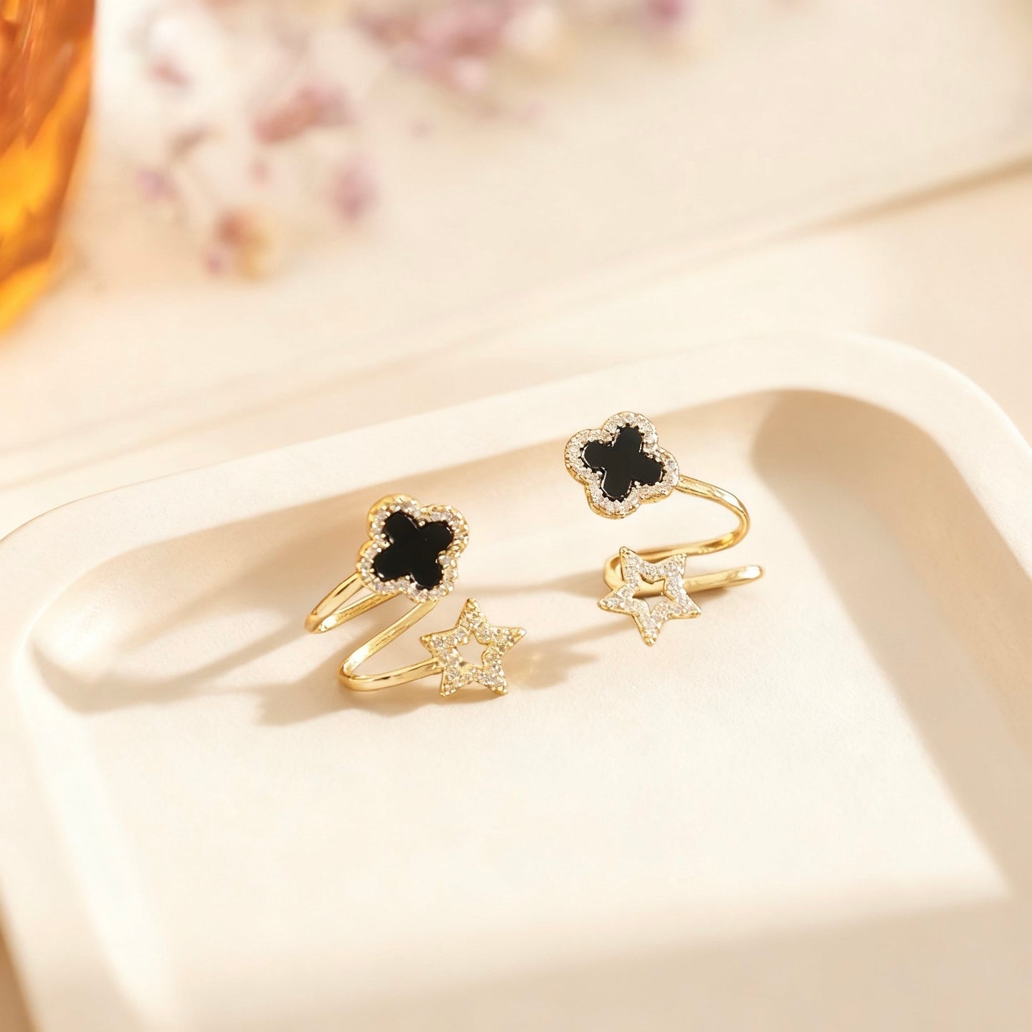 Ohrrstecker mit Schwarzem Kleeblatt & Stern