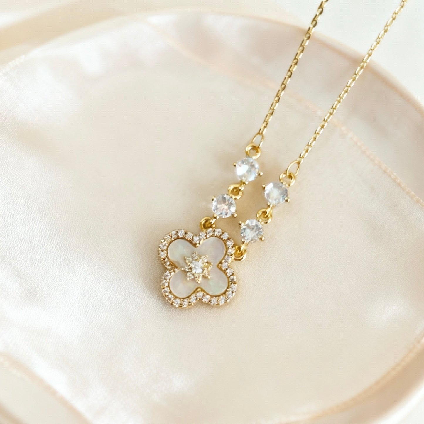 Vierblättriges Kleeblatt Schmuck-Set – Halskette & Offener Ring mit Zirkonia in Rosa