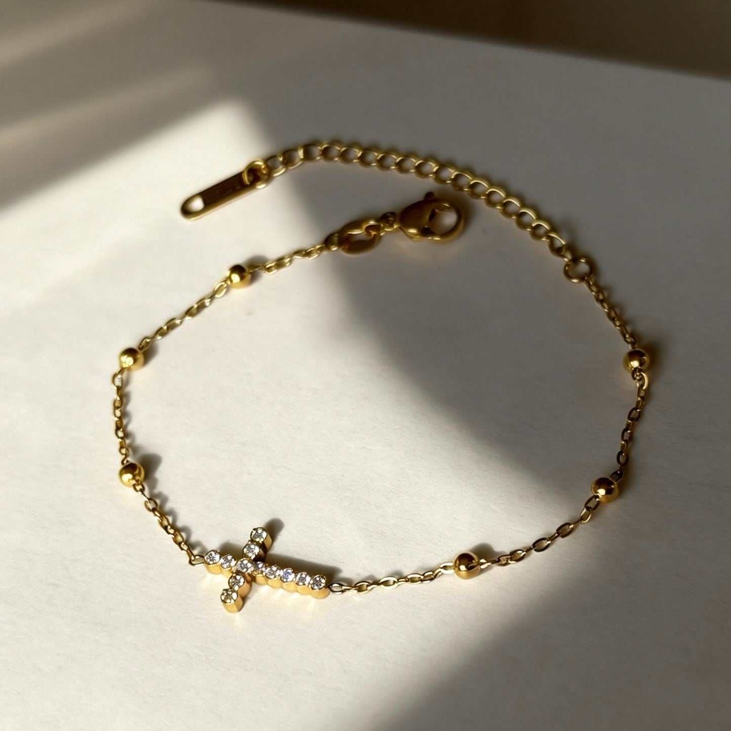 GLANZI Kreuz Armband mit Zirkonia