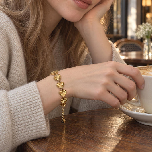 GLANZI Heartline Armband – Lasergeschnittenes Herzdesign aus Edelstahl