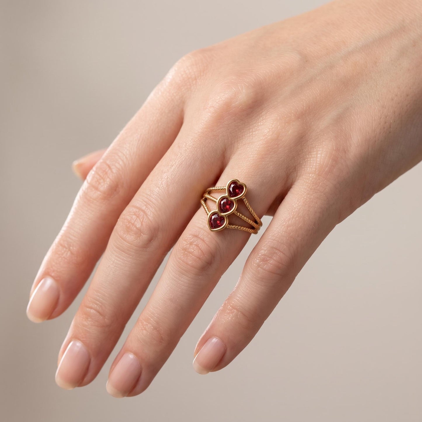 GLANZI Heart Symphony Ring – Dreifacher Herzring mit Kristallen, Verstellbar